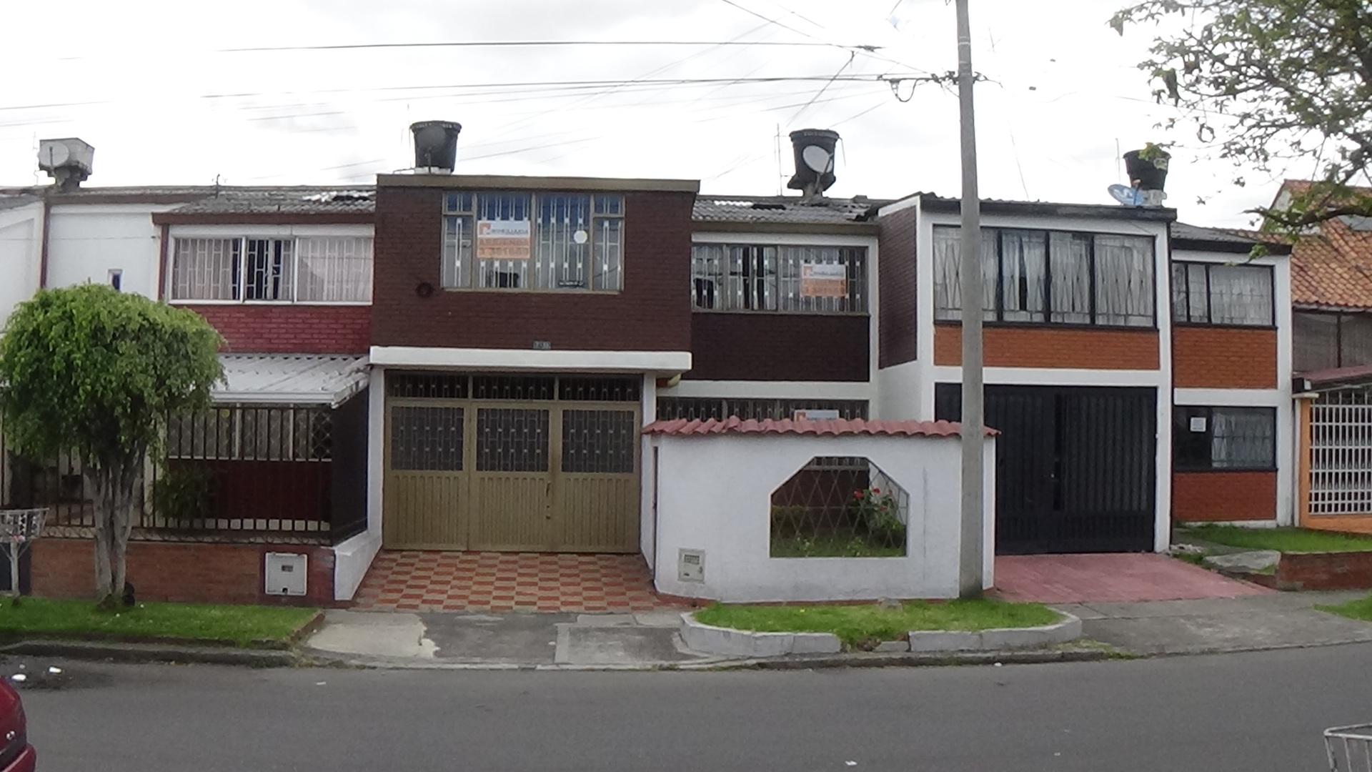 ARRIENDO CASA BAVARIA ARRIENDO CASA BAVARIA